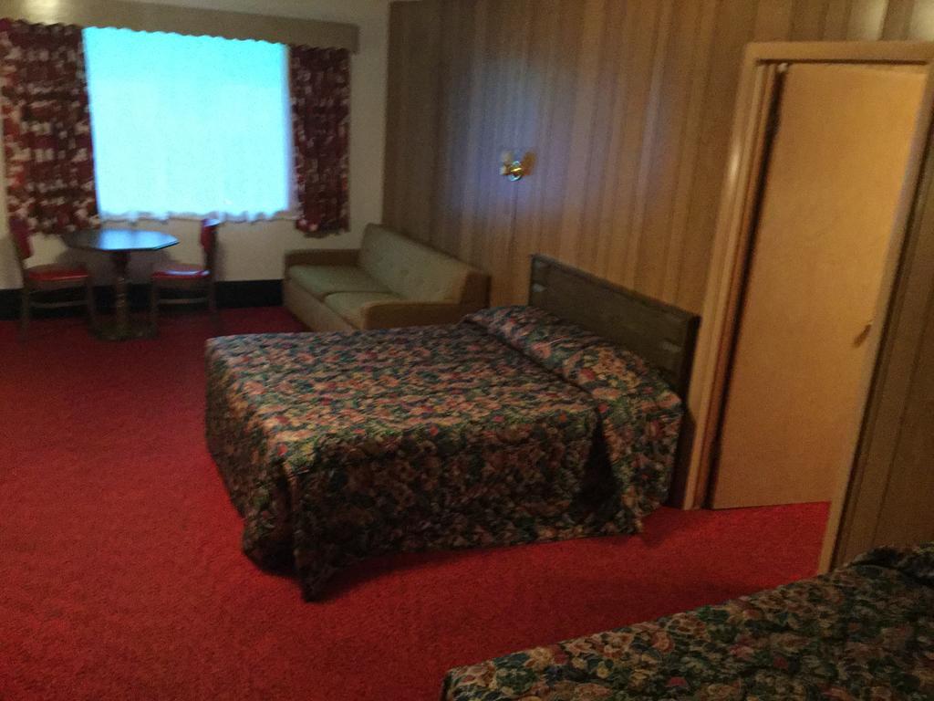 Cedars Motel Ironwood Zewnętrze zdjęcie