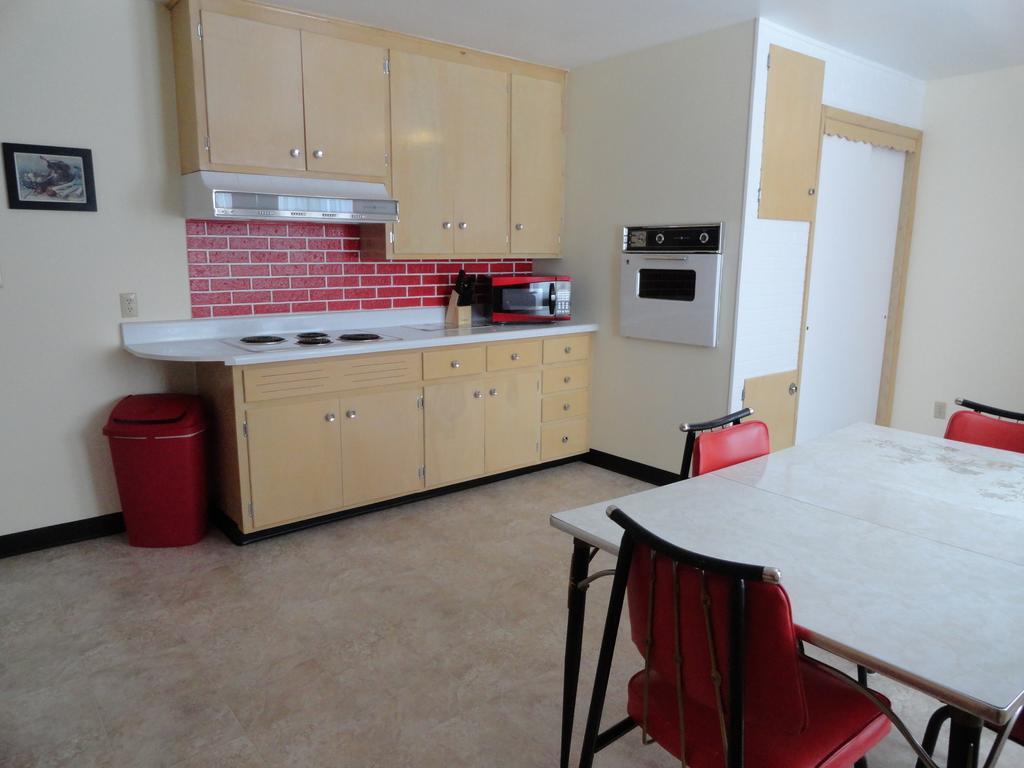 Cedars Motel Ironwood Zewnętrze zdjęcie
