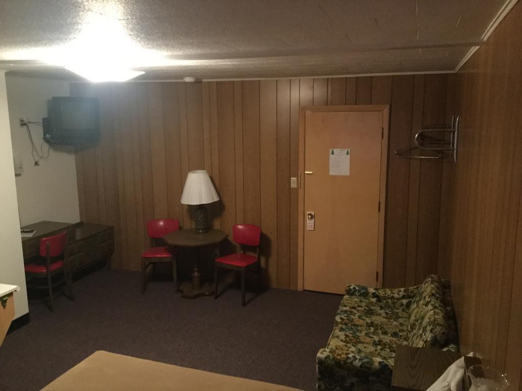 Cedars Motel Ironwood Zewnętrze zdjęcie