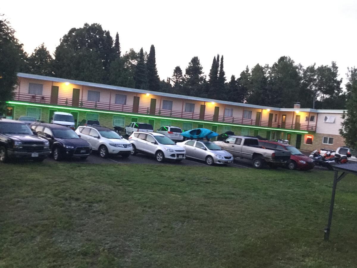 Cedars Motel Ironwood Zewnętrze zdjęcie