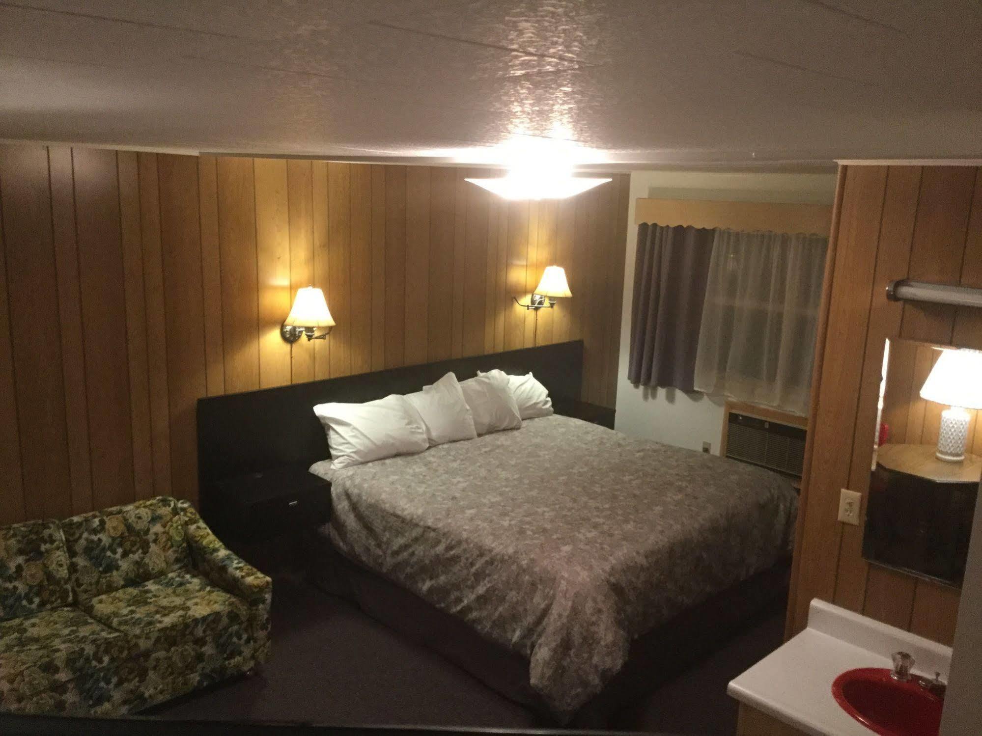 Cedars Motel Ironwood Zewnętrze zdjęcie
