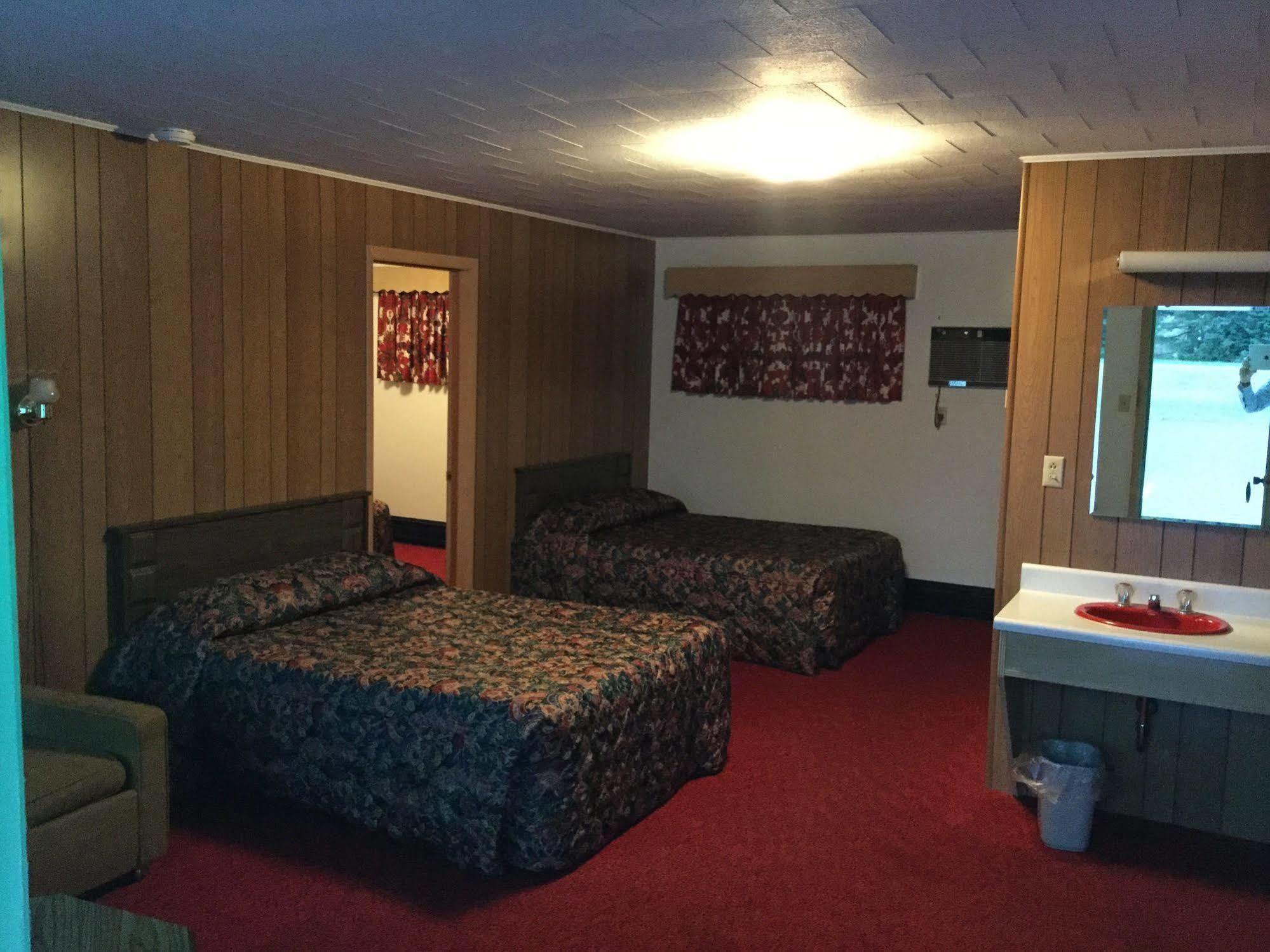 Cedars Motel Ironwood Zewnętrze zdjęcie