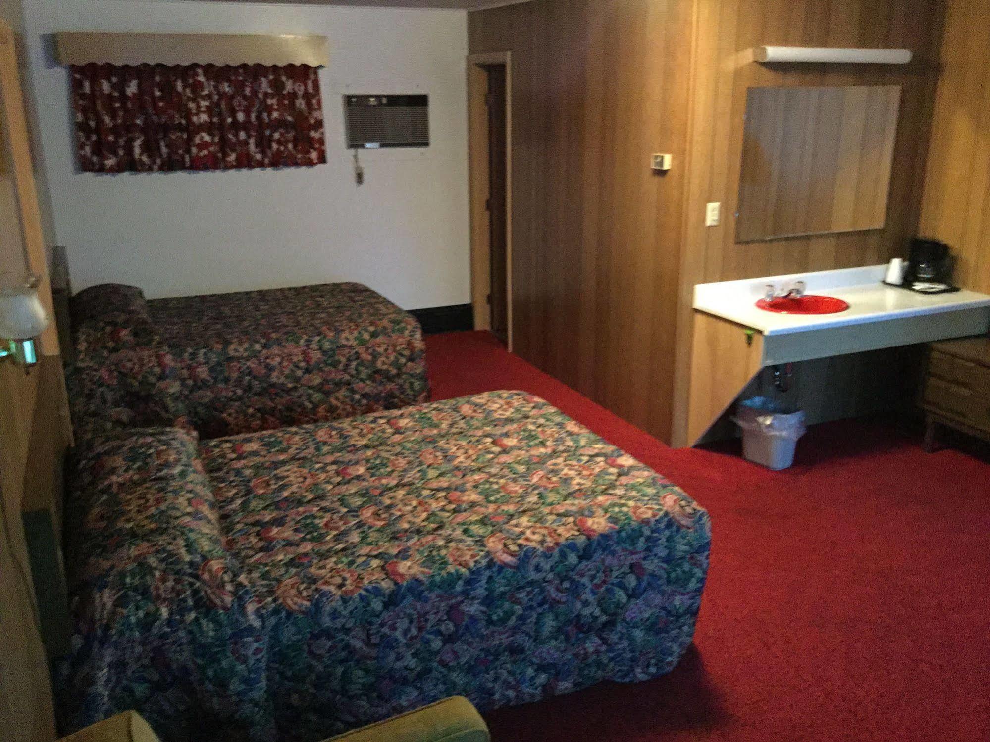 Cedars Motel Ironwood Zewnętrze zdjęcie