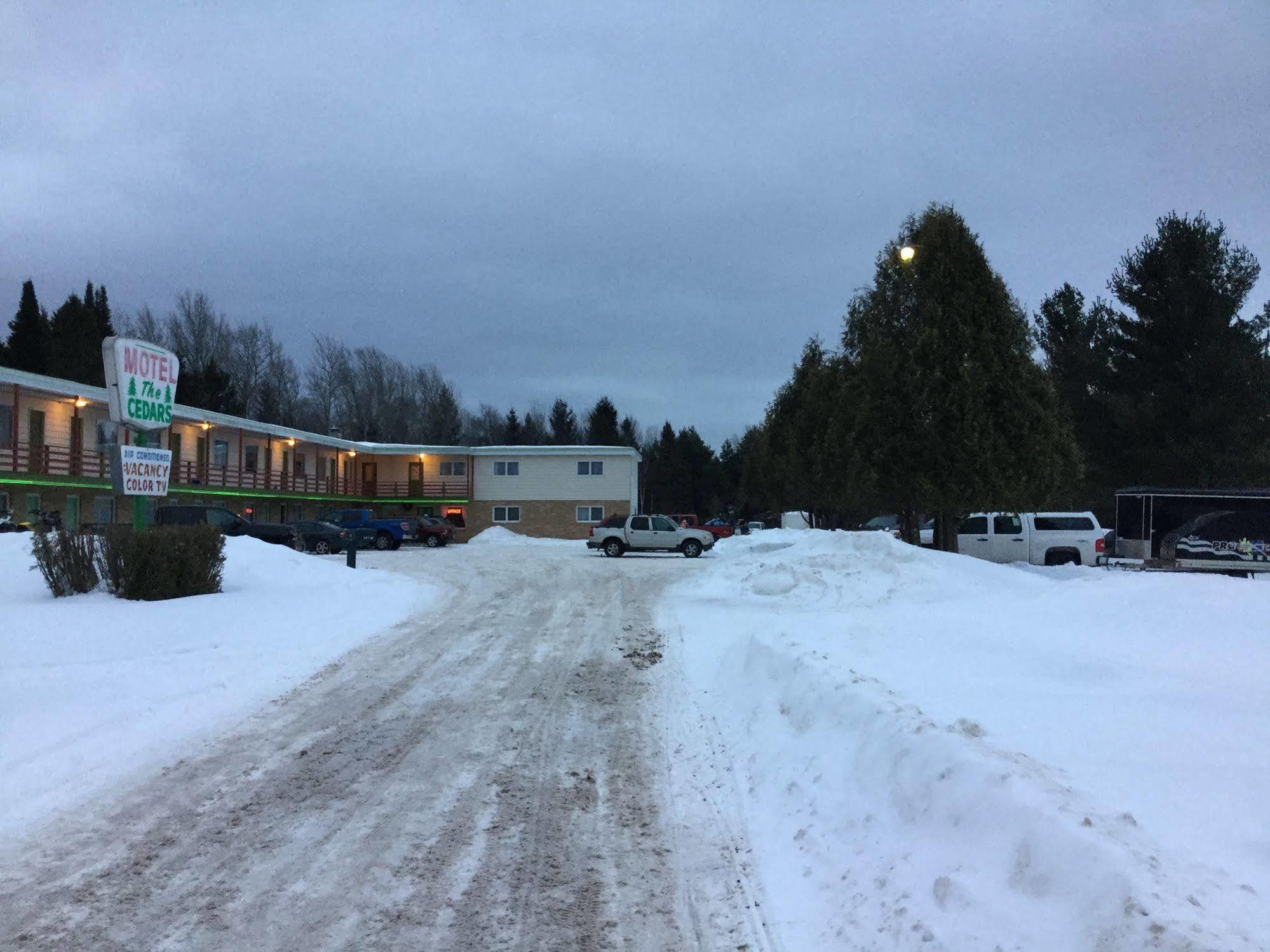 Cedars Motel Ironwood Zewnętrze zdjęcie