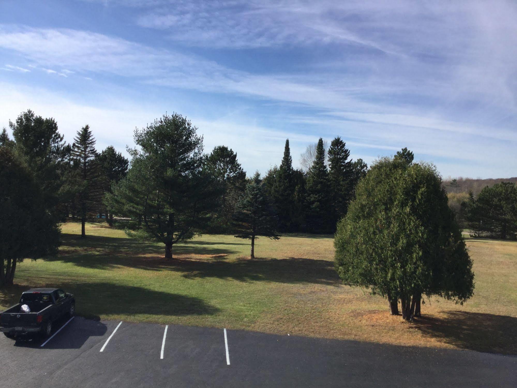 Cedars Motel Ironwood Zewnętrze zdjęcie